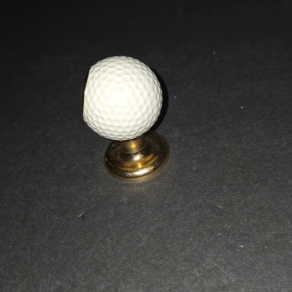 c BEAUTIFUL VINTAGE RUMOURS GOLF BALL QUARTZ CLOCK 2 1/2 TALL BRASS BASE